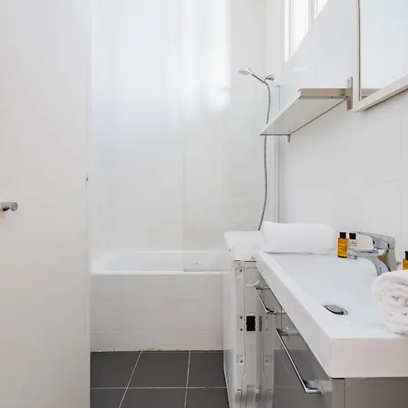 Veeve - Continental Reach Apartment *